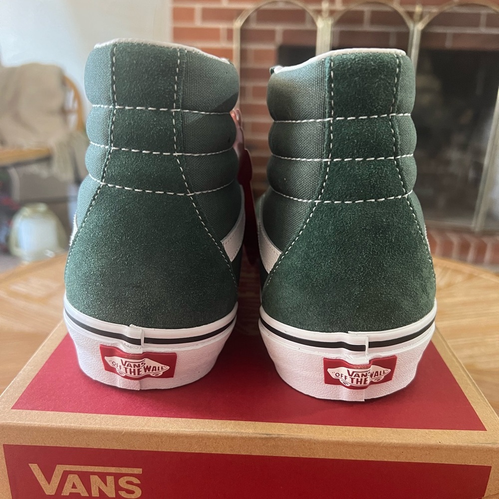 Vans - Picture 3 of 7